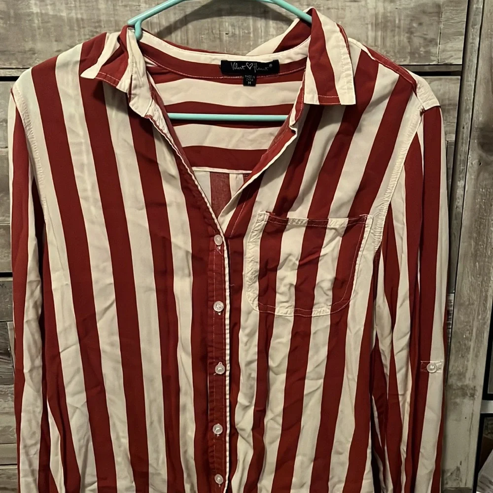 button down top - Picture 2 of 4
